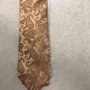 Geoffrey Beene gold brown paisley tie 59” by 4”